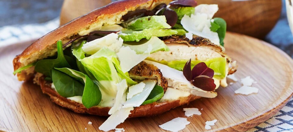 Cæsar-burger: Skøn burger med kylling og parmesan