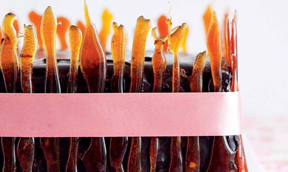 Lagkage med chokoladebund og orange-nougat-creme