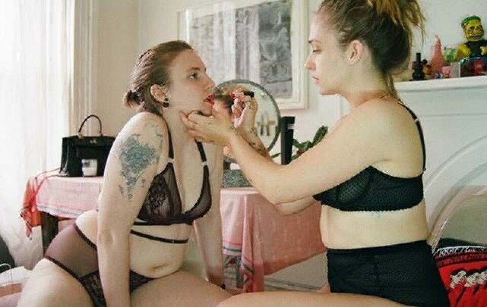 Girls-stjerner smider tøjet i uretoucheret undertøjskampagne