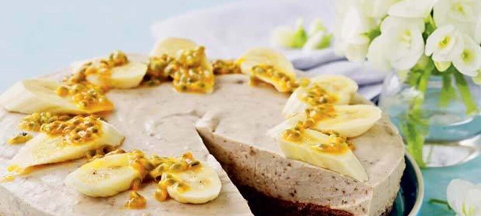 Choko-banan-kage med passionsfrugt
