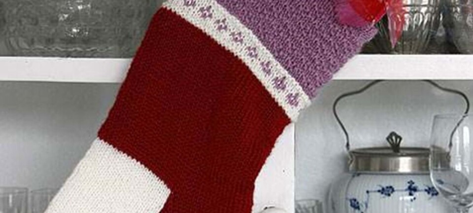 Strik selv: Julestrømper med pomponer