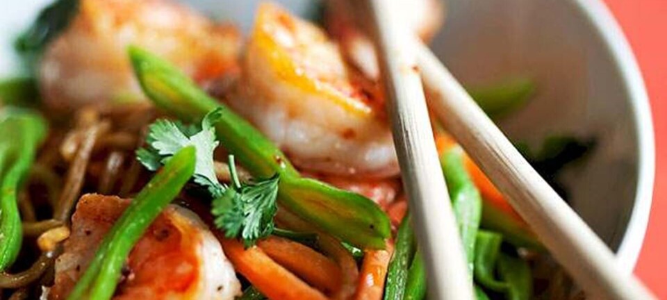 Stegte nudler med rejer