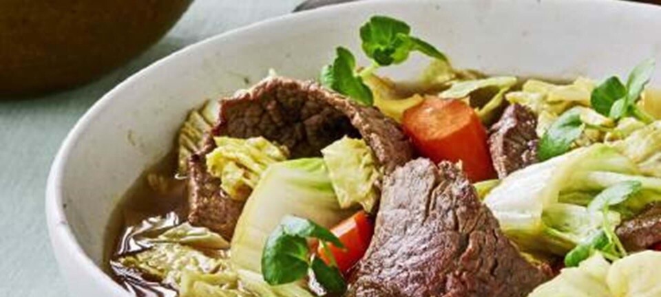 Asiatisk gryde med oksekød og kinakål
