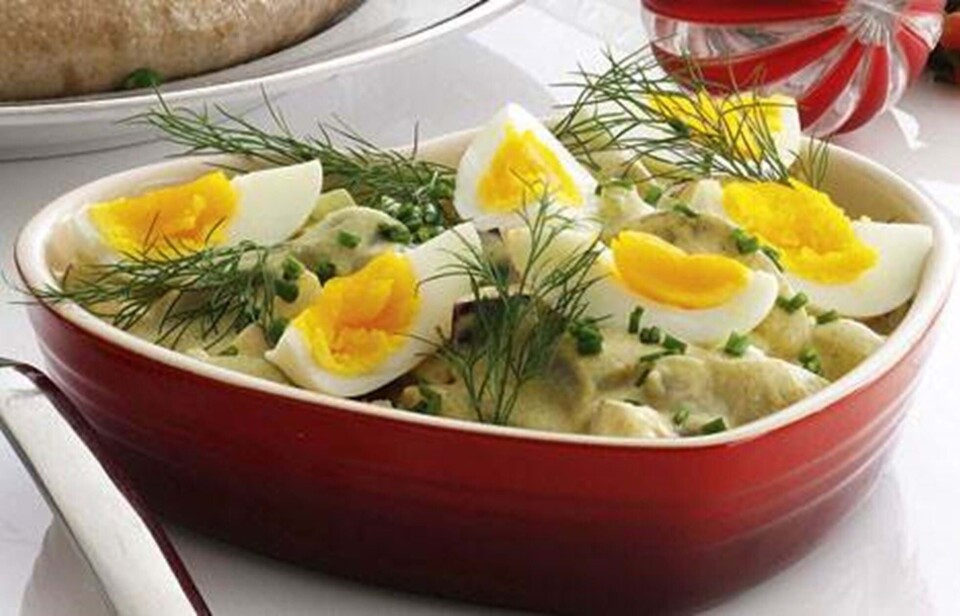 Sild i karry med æg