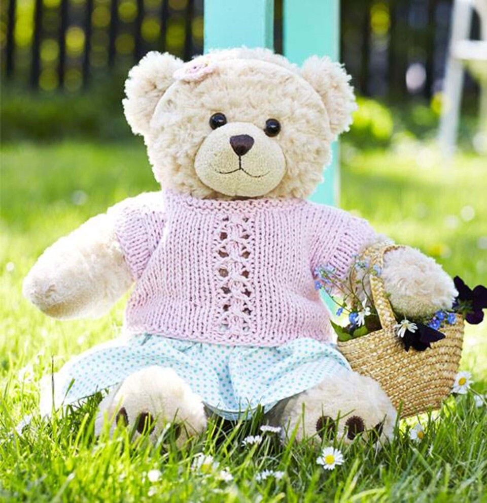 Sød lyserød bluse med hulmønster til Build-A-Bear fra Hendes Verden