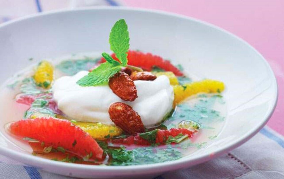 Opskrift på citrussalat med orangemandler