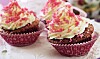 Red velvet cupcakes: Sådan bager du de flotte røde cupcakes