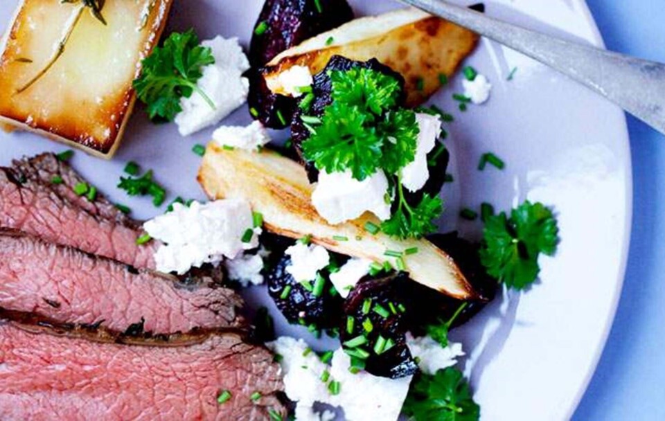 Opskrift på okseculotte med kartoffeltern og bagte rødder