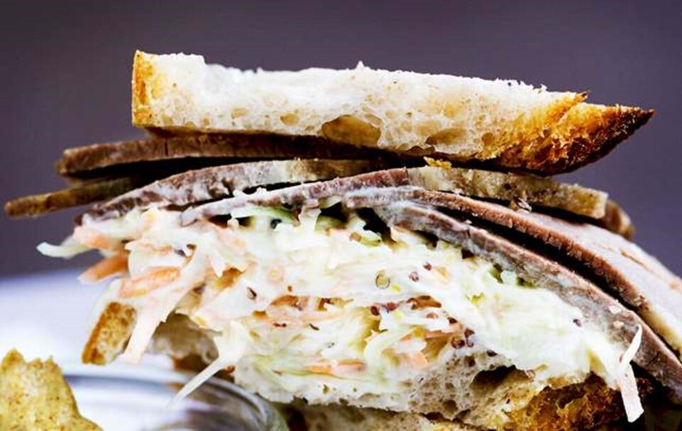 Corned beef med coleslaw