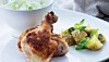 Fried chicken med råkost og kartoffelsalat