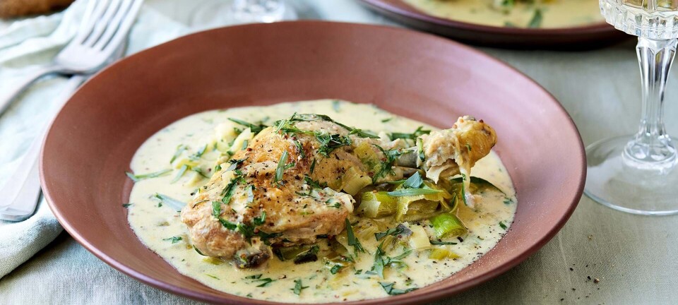 Fransk sennepskylling med cremet estragon og porresauce