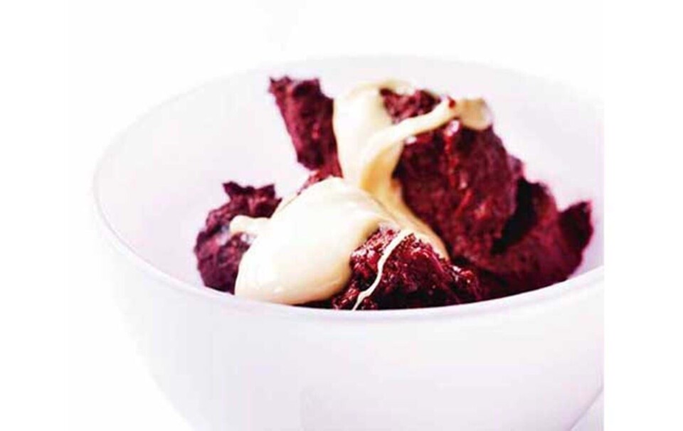 Blåbærsoftice med cashewcreme