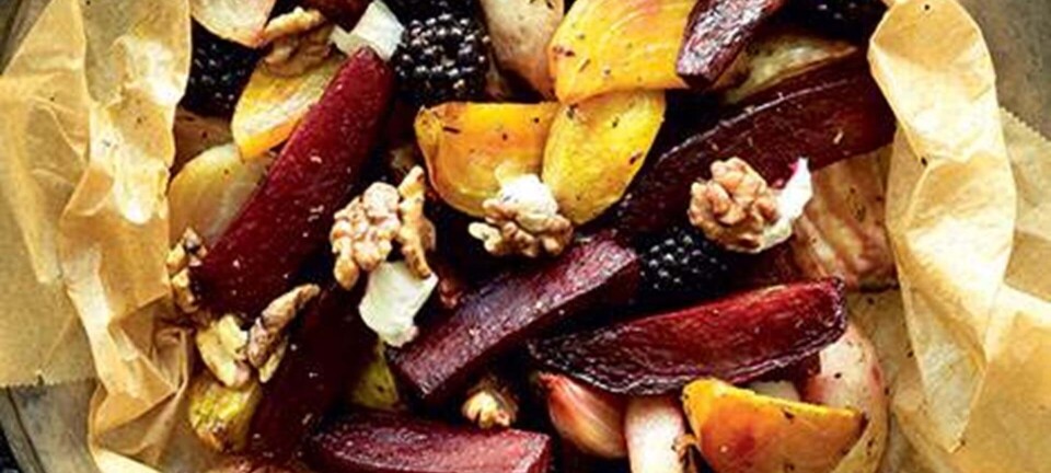 Ovnbagte rødbeder med bær og honning