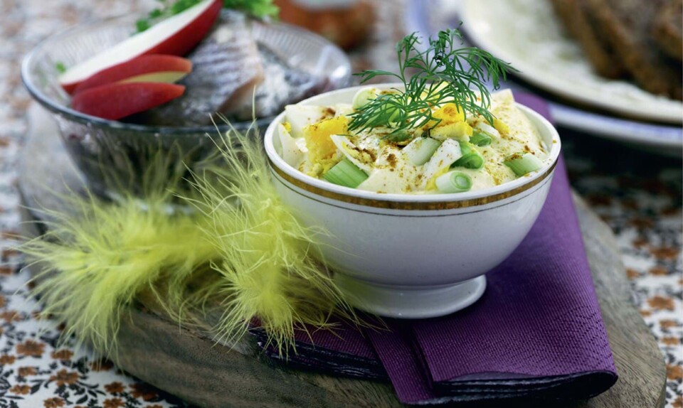 Påskesild: Nem opskrift på lækre sild til påskefrokosten