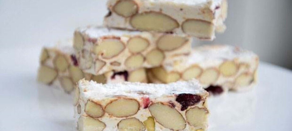 Fransk nougat med mandler, tranebær og citron