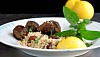 Lammefrikadeller med citrus-couscous