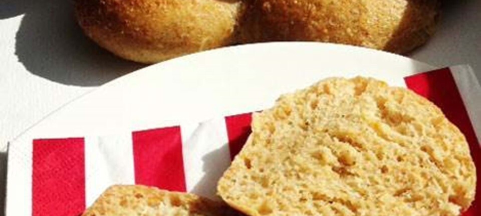 Koldhævede speltboller