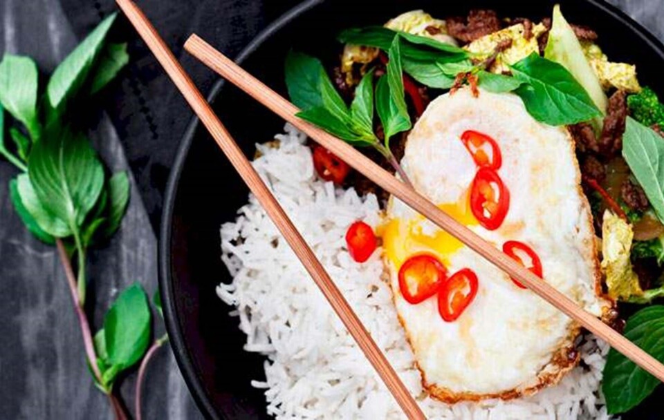 Wok med stegt okse og savoykål