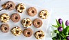Gulerod-doughnuts med kanelsukker og frosting