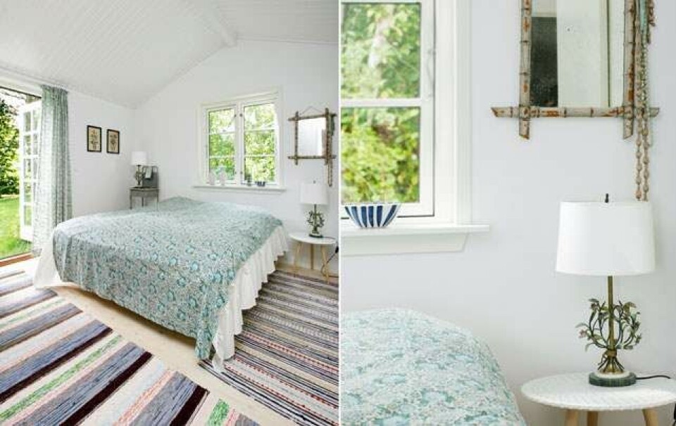 Bolig: Romantisk sommerhus i sort træ