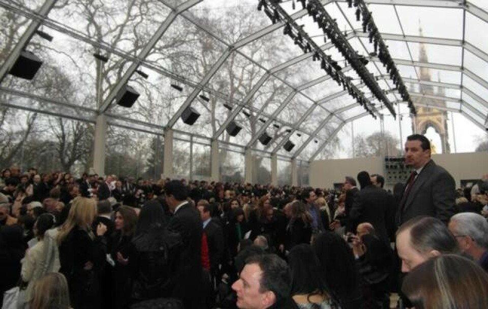 Se front rows, lækre kendisser og smukt tøj hos Burberry