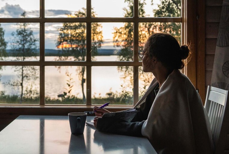 Bettina var høj af forelskelse – men så blev hun inviteret på sit livs værste ferie