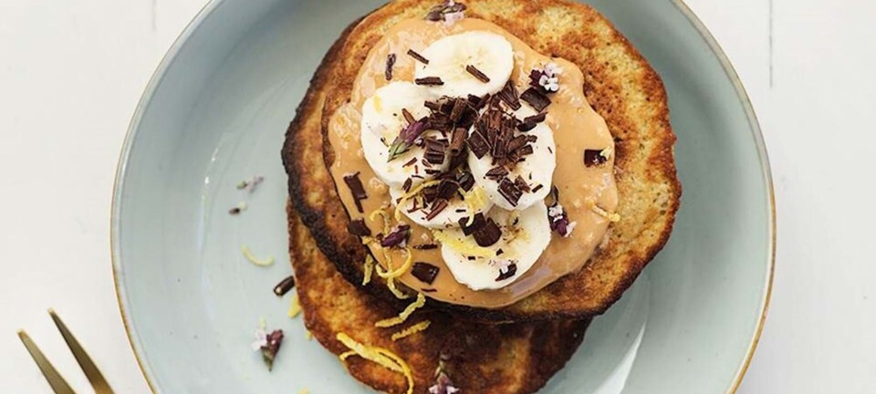 Sund morgenmad: Pandekager med banan & peanutbutter