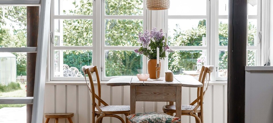 'I kolonihaven har vi eksperimenteret mere med pasteller, blomsterprint og farverige tekstiler'