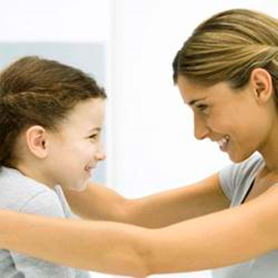 Far og bonusmor: Skal vi lade Sine bo mere hos sin mor?