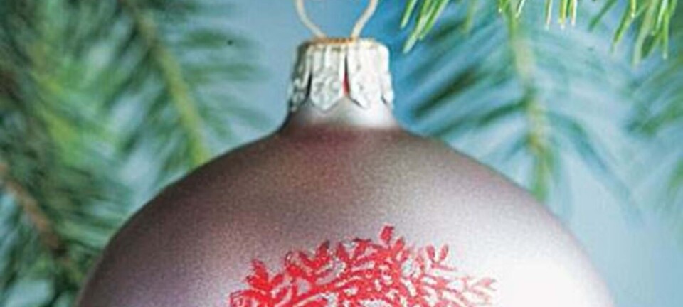 Flot julekugle med røde motiver
