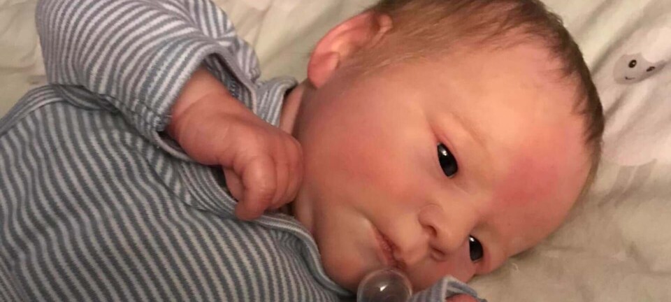 Når Silje går tur med Leander, får hun mange nysgerrige spørgsmål om ’babyen’ i barnevognen