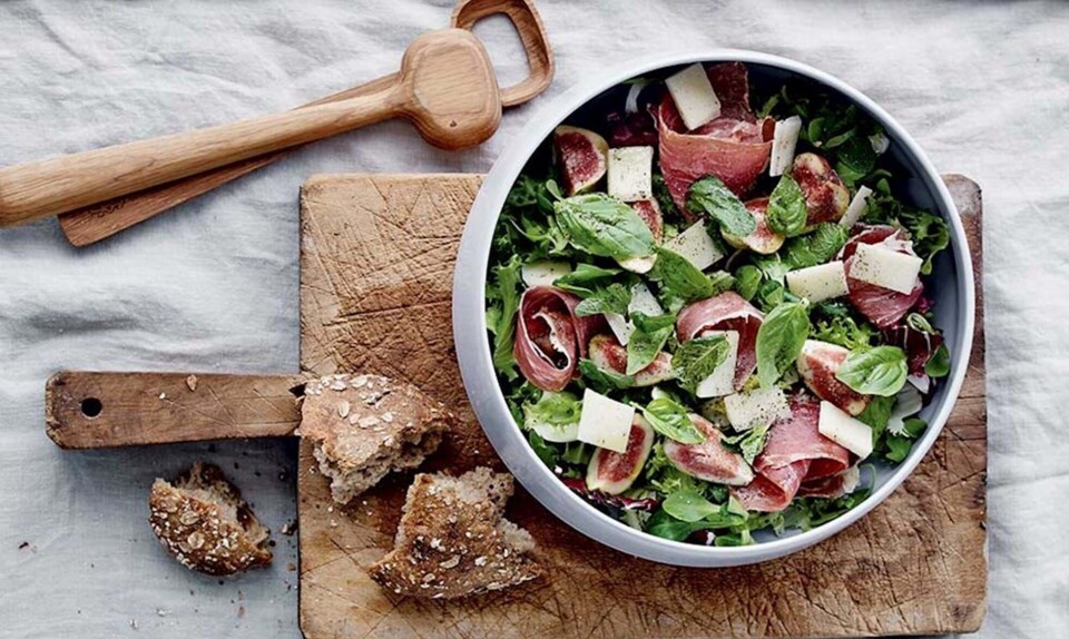 Salat med figner, parmaskinke og pecorino