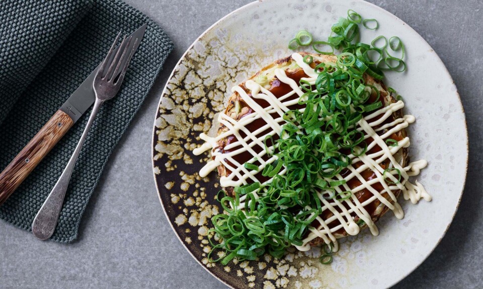 Nem opskrift på okonomiyaki med hvidkål