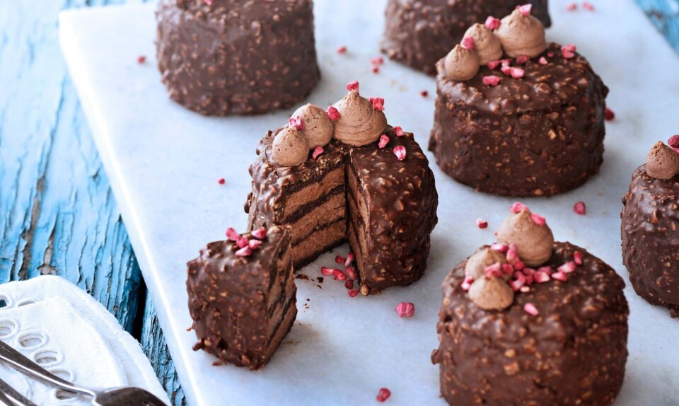 Små fine chokoladekager til dessert