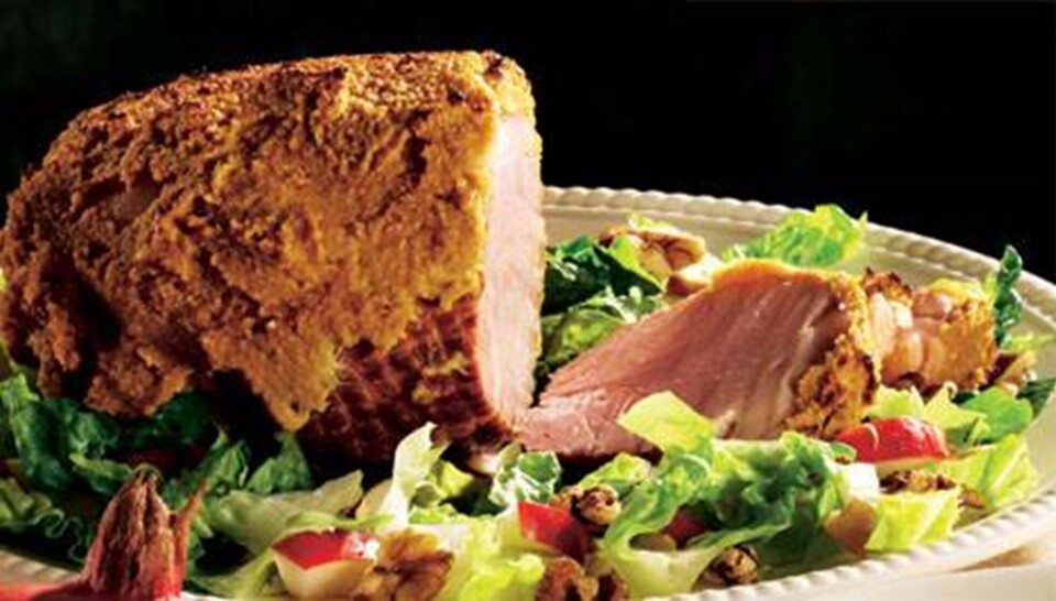 Sennepsglaseret skinke og salat med æble