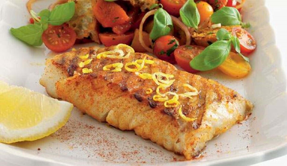 Opskrift på grillet fisk med spansk brødsalat