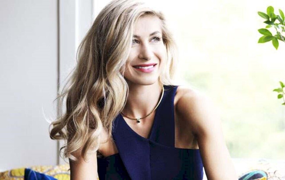 Se Otilia Van Pold glamourøse garderobe