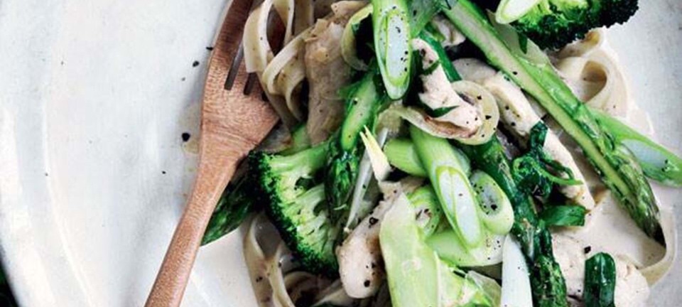 Pasta med asparges og estragon-kylling
