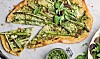 Skøn grøn pizza med ramsløgspesto