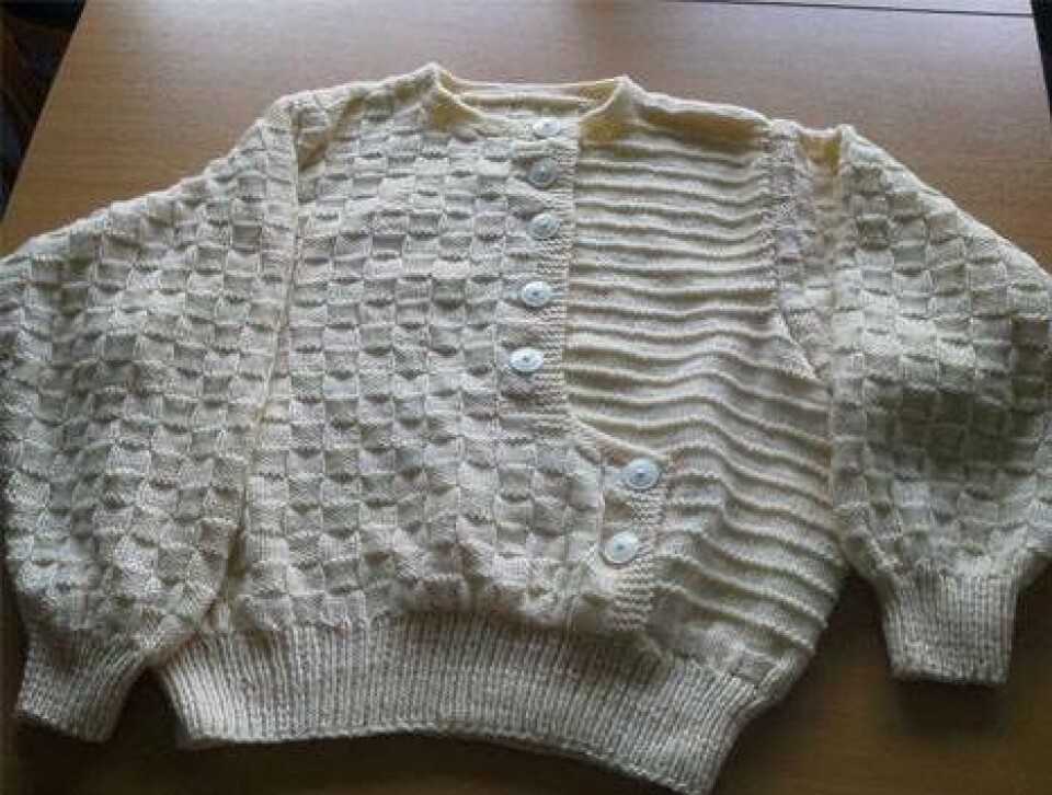 Skøn retro: Laksefarvet bluse med knapper