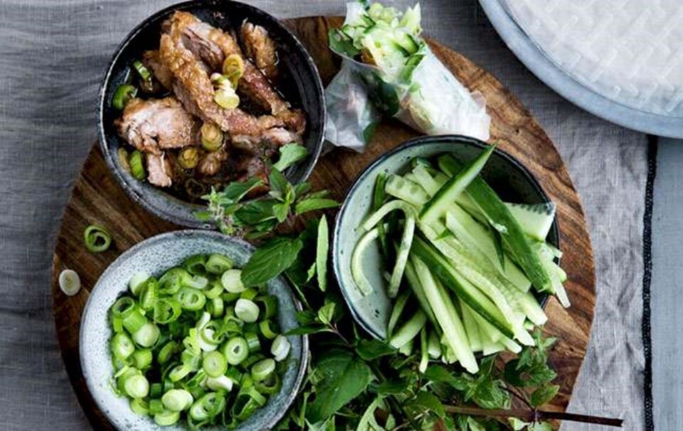 Peking-and med agurk, forårsløg og mynte