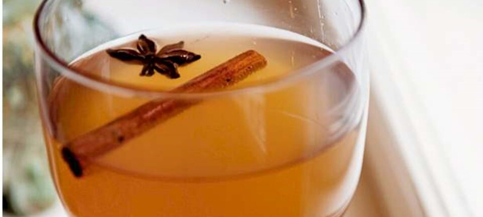 Gløgg: Hvid gløgg med hyldeblomst