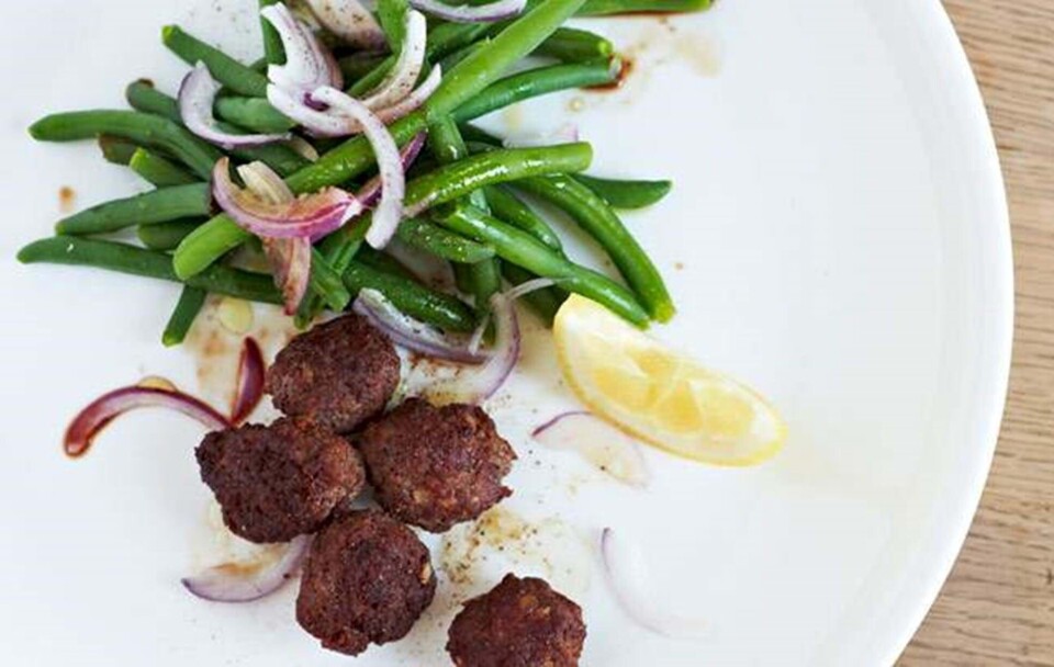 Frikadeller med bønnesalat