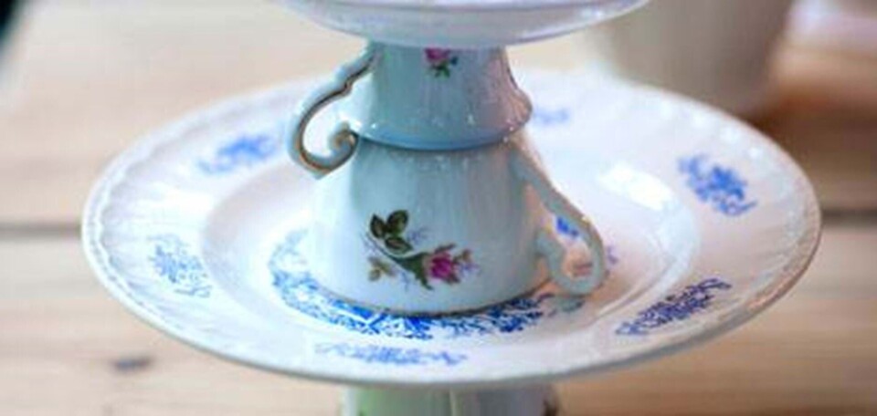 Lav et kagefad af gammelt porcelæn