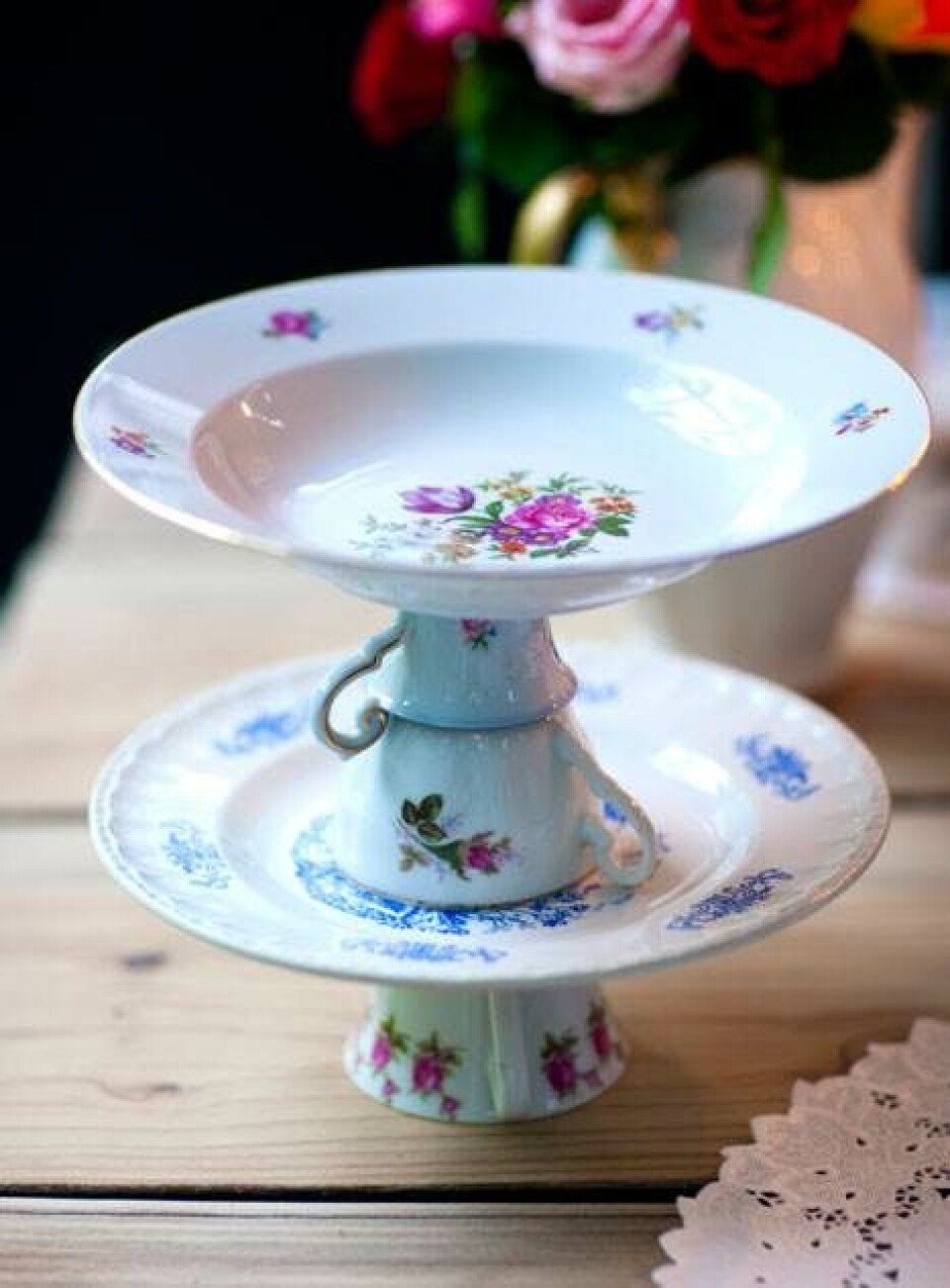 Lav et kagefad af gammelt porcelæn