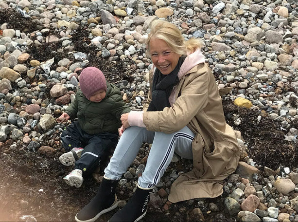 Jette Klingsholm med sit barnebarn Olivia.