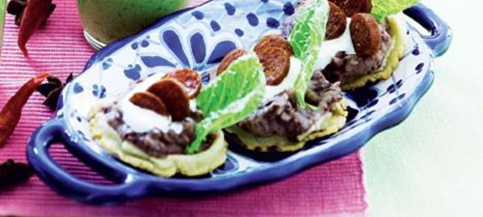 Sopes med bønner og chorizo