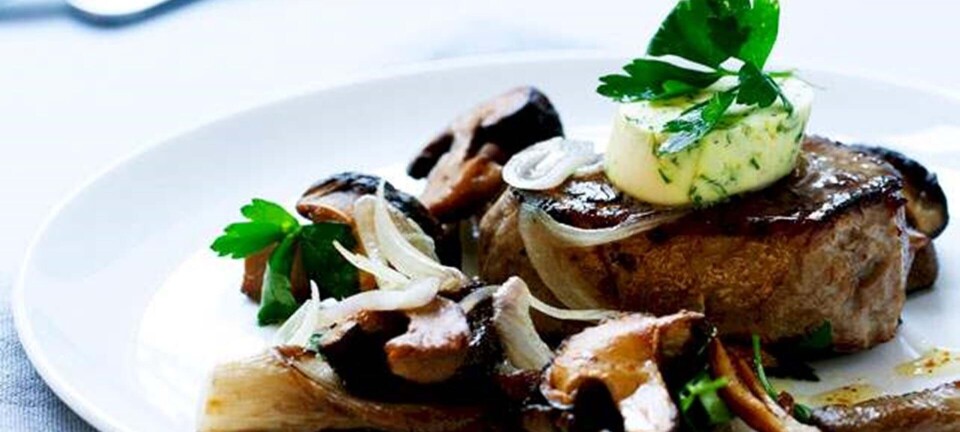 Grillet kalvemørbrad med svampe og citronsmør