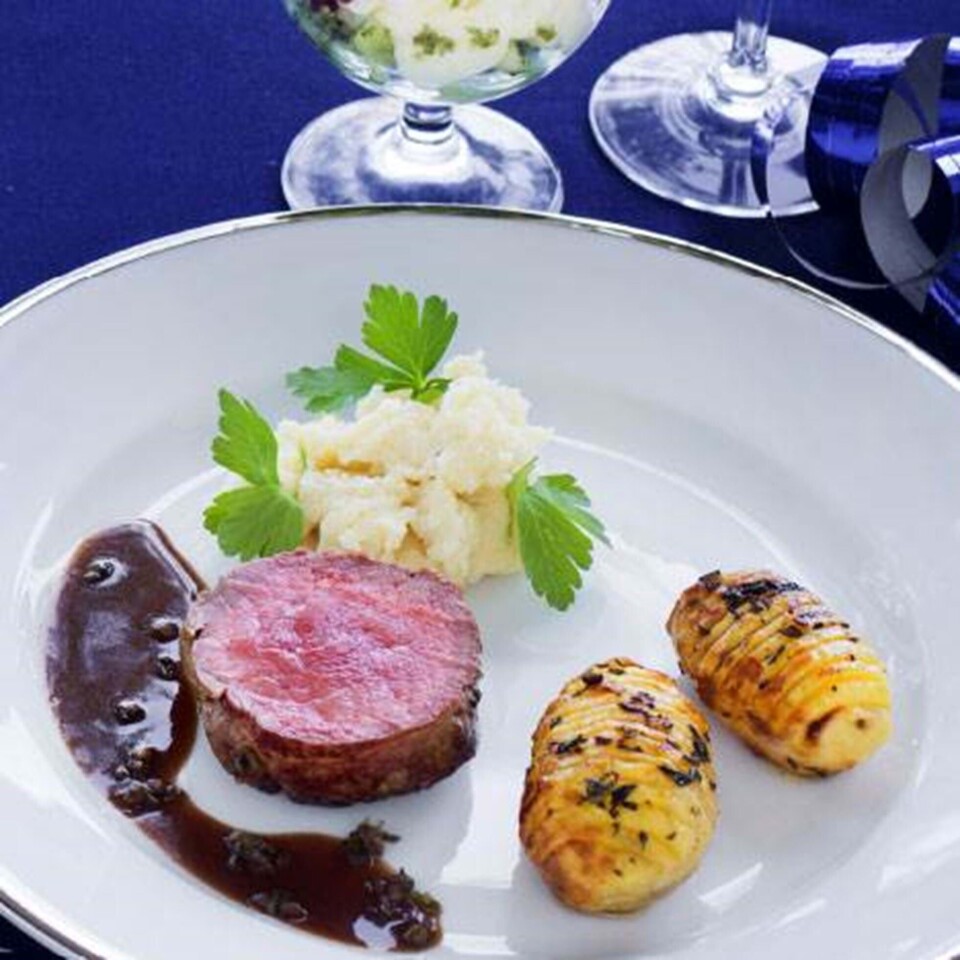 Oksefilet med hasselbackkartofler og persillerodspuré