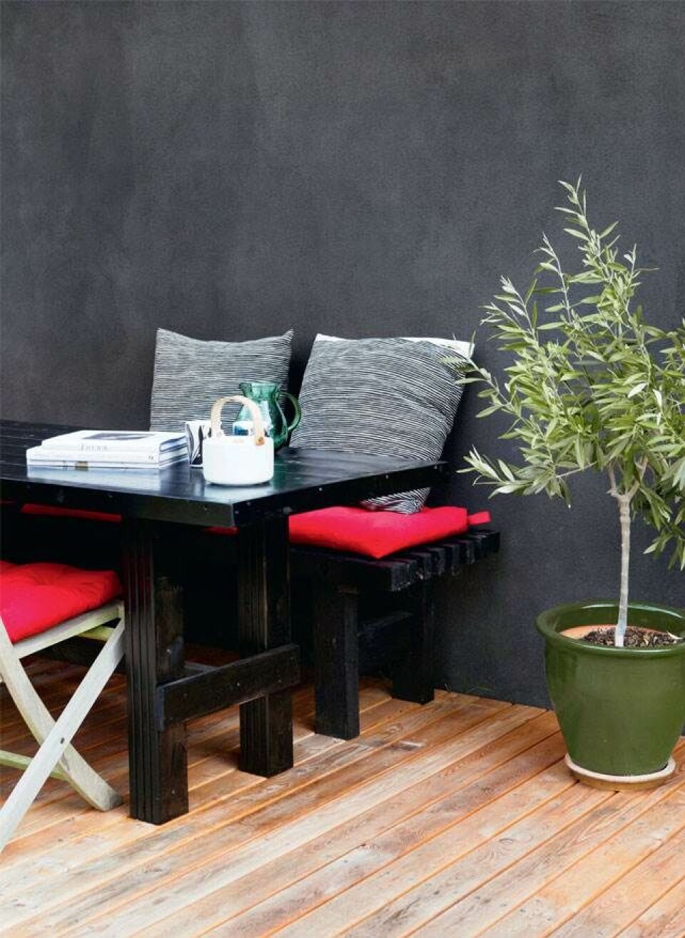Fra ruin til stilren terrasse